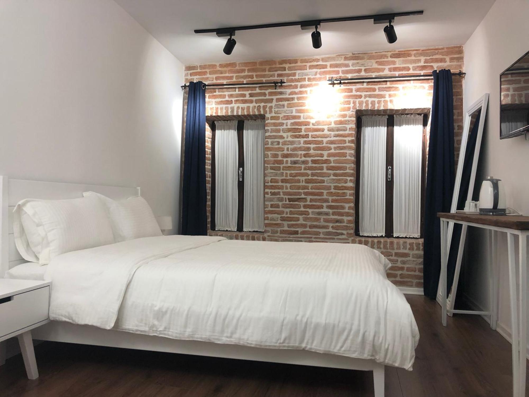 Old Bazaar Rooms Корча Екстер'єр фото