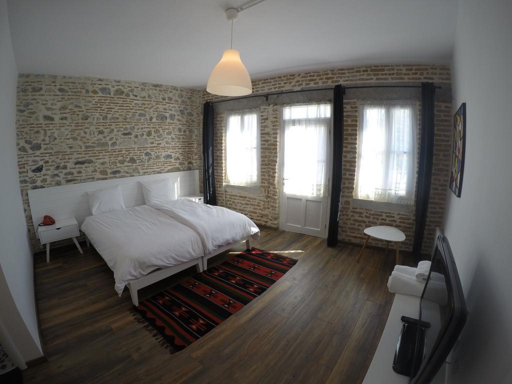 Old Bazaar Rooms Корча Екстер'єр фото