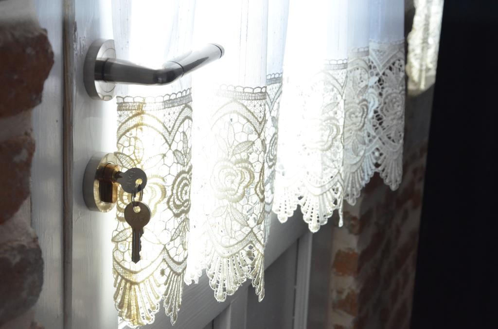 Old Bazaar Rooms Корча Екстер'єр фото